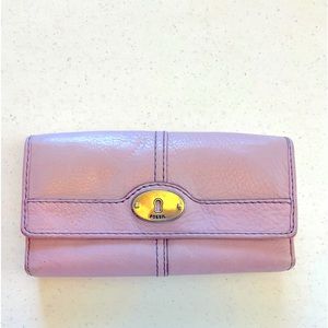 Fossil pink Leather wallet Bi Fold Long Clutch Snap Closure Great Condition ❣️